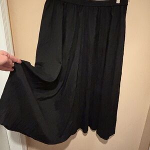 Elegant Black Maxi Skirt with Soft Drape GAP